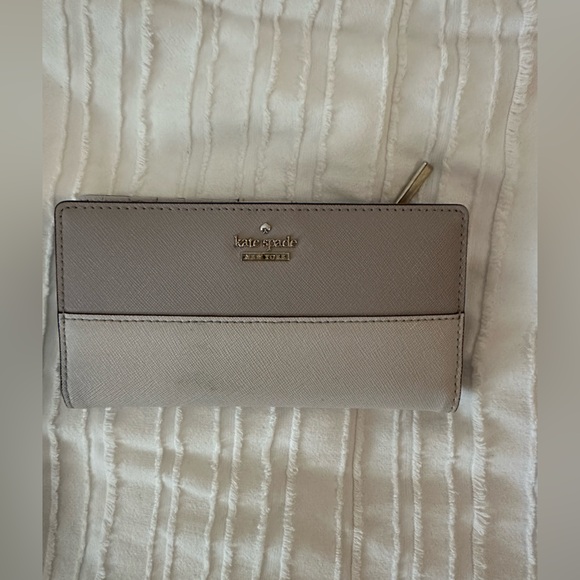 Kate Spade Wallet - Picture 1 of 3